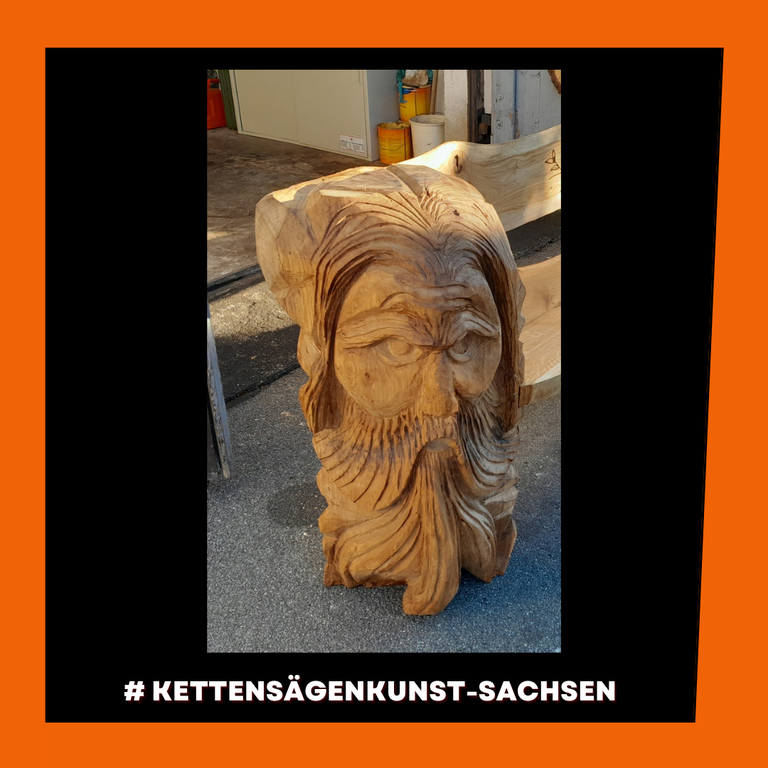 Skulptur aus Kirschholz 